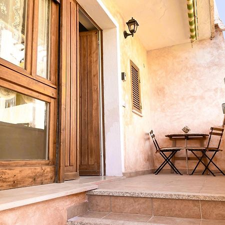 Nuovo Appartamento Ristrutturato In Corte Interna La Maddalena  Buitenkant foto
