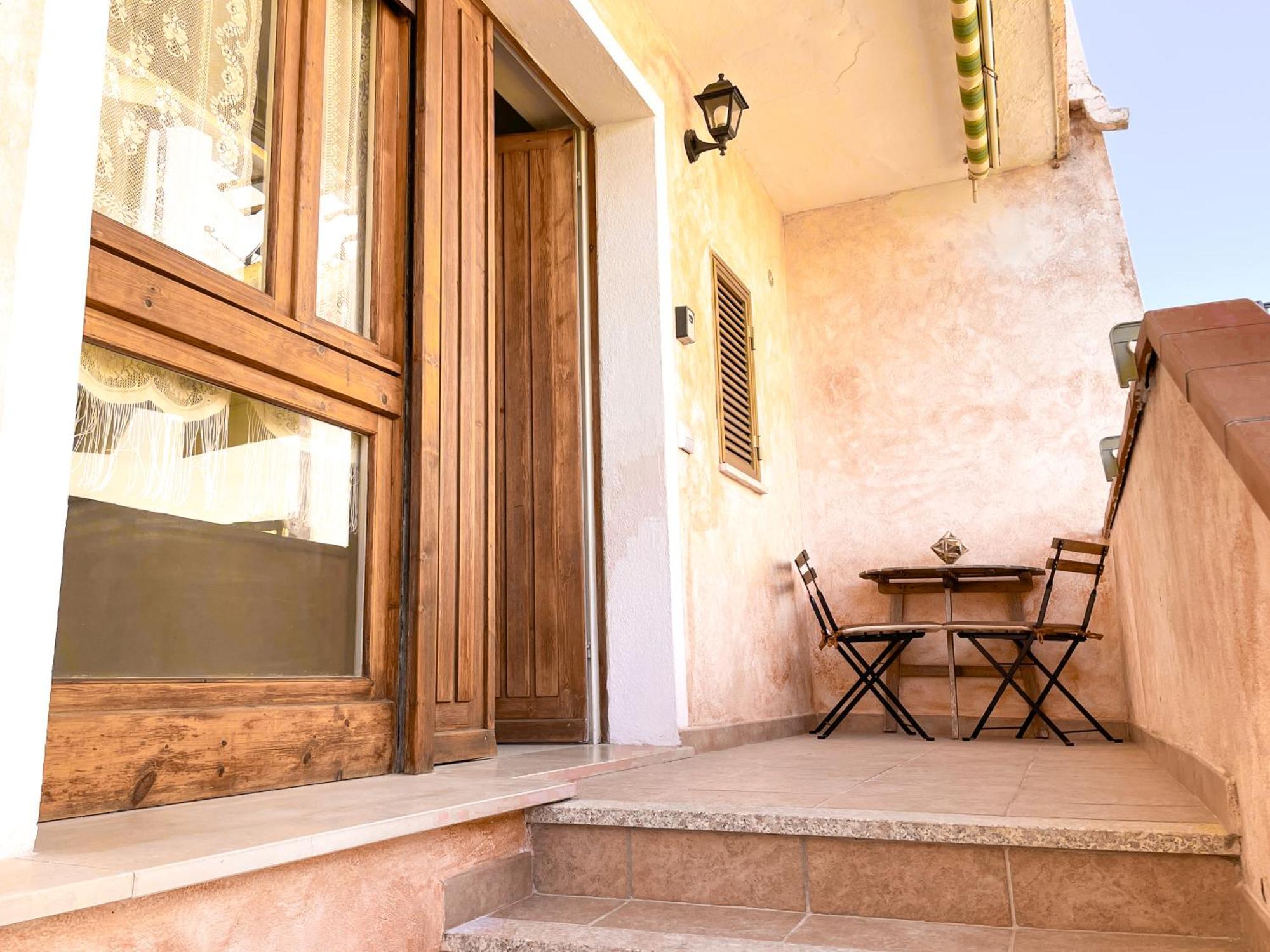 Nuovo Appartamento Ristrutturato In Corte Interna La Maddalena  Buitenkant foto